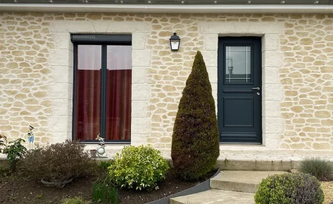 Portes d’entrée : PVC, Bois et Aluminium